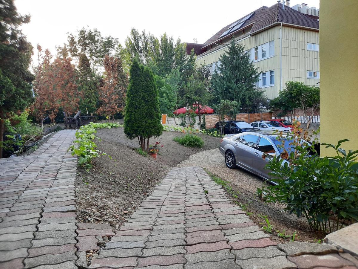Gloria Apartman Gyula Exterior photo