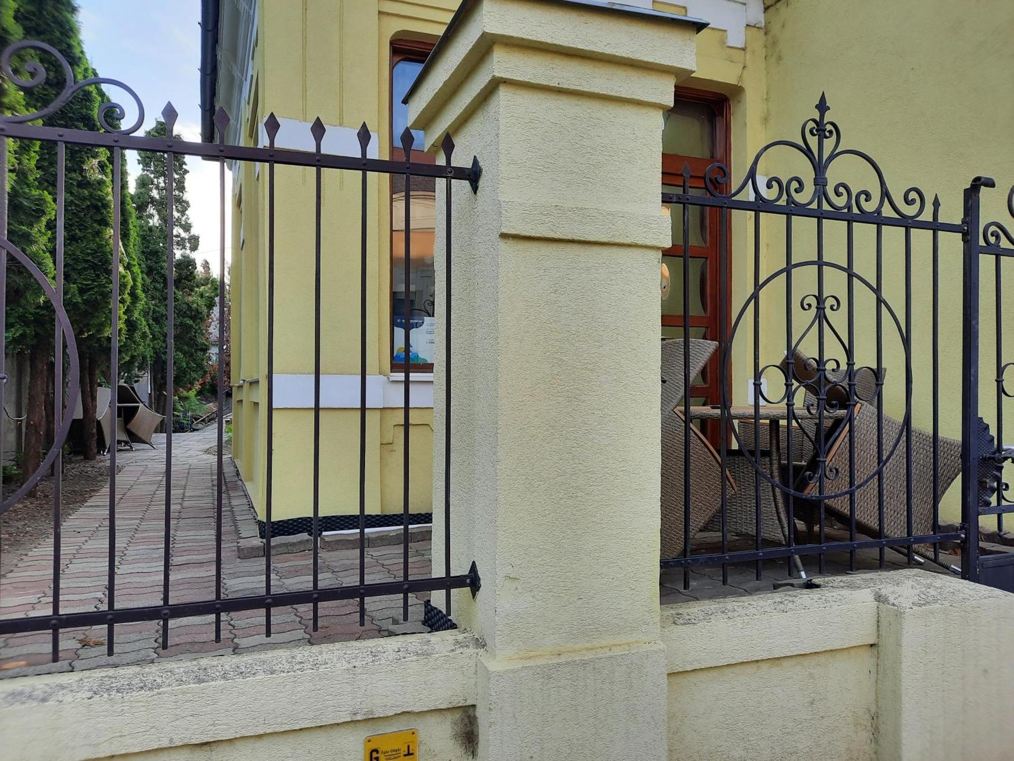 Gloria Apartman Gyula Exterior photo